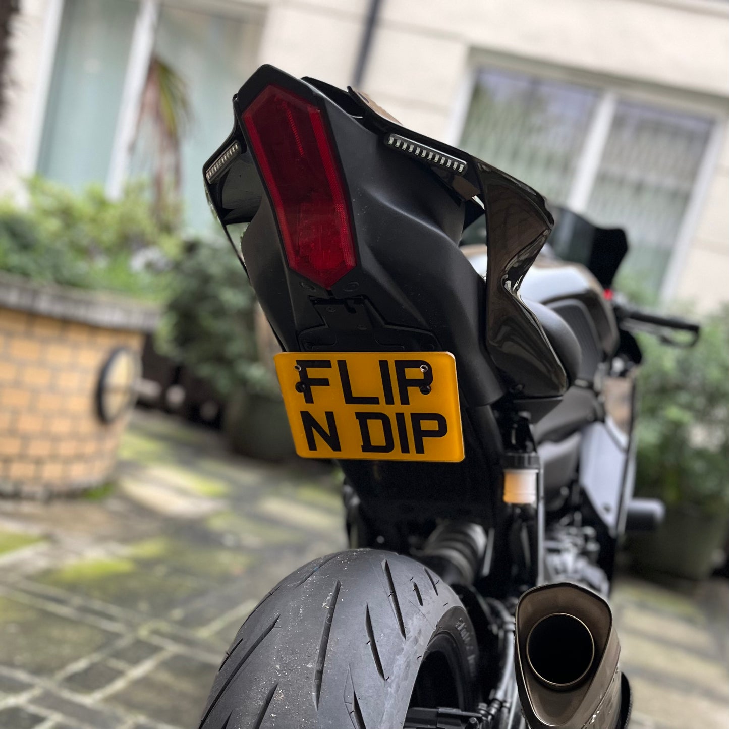 Yamaha R7